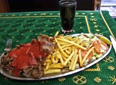 Kebabtallrik med pommes frites, risk för korskontaminering